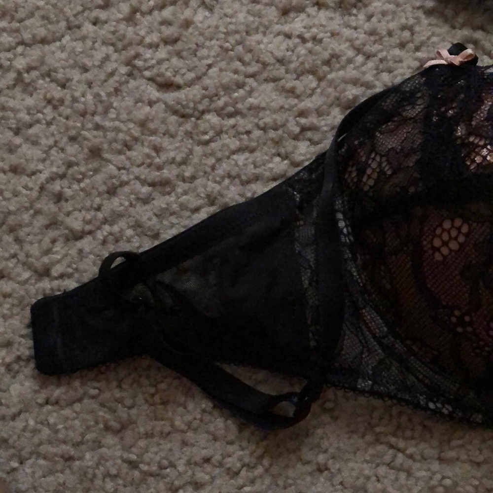 Bras - Picture 3 of 8